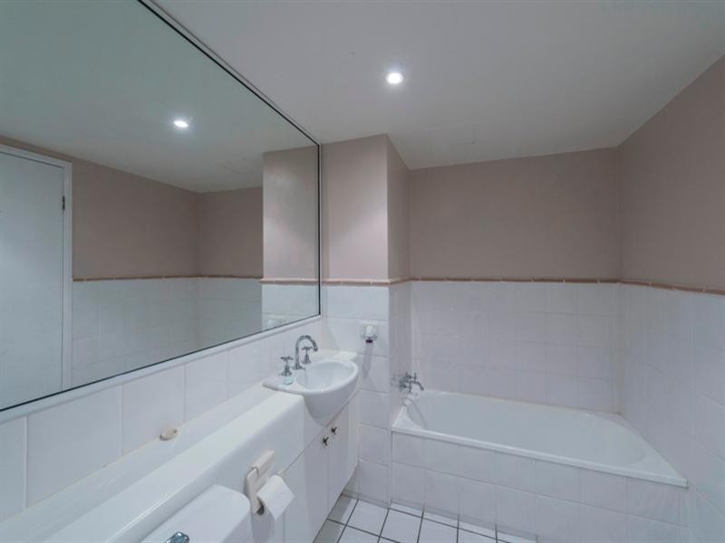 50 Rotherham Street, Kangaroo Point QLD 4169