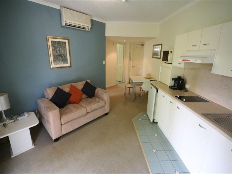 85 Deakin Street, Kangaroo Point QLD 4169