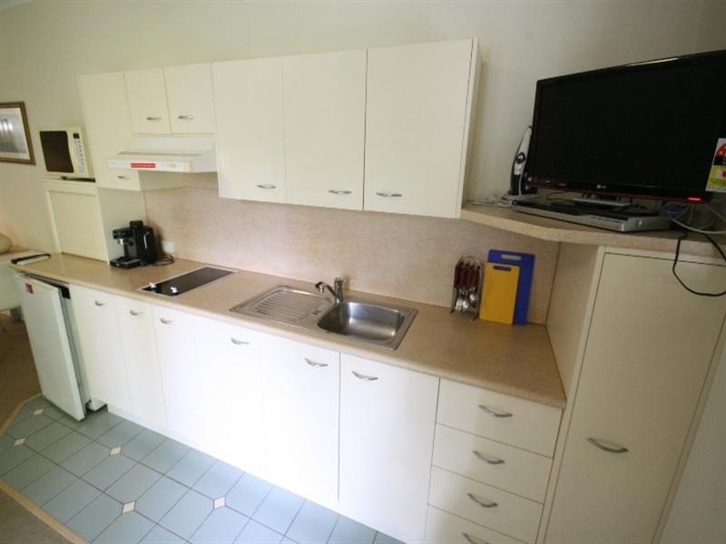 85 Deakin Street, Kangaroo Point QLD 4169