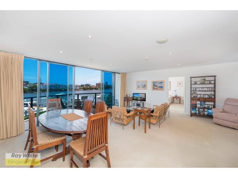 Villa 10/8 Goodwin Street, Kangaroo Point QLD 4169