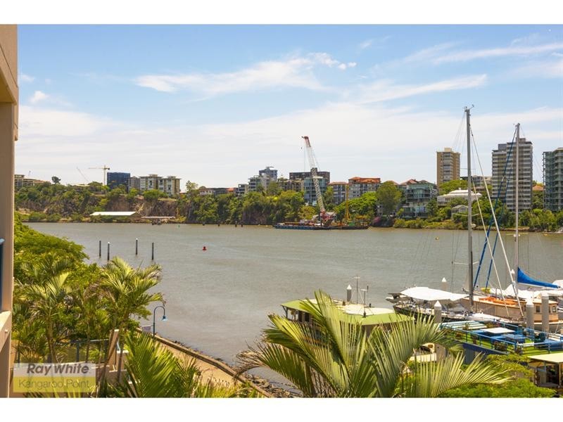 Villa 10/8 Goodwin Street, Kangaroo Point QLD 4169