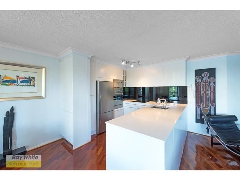 123 Main Street, Kangaroo Point QLD 4169