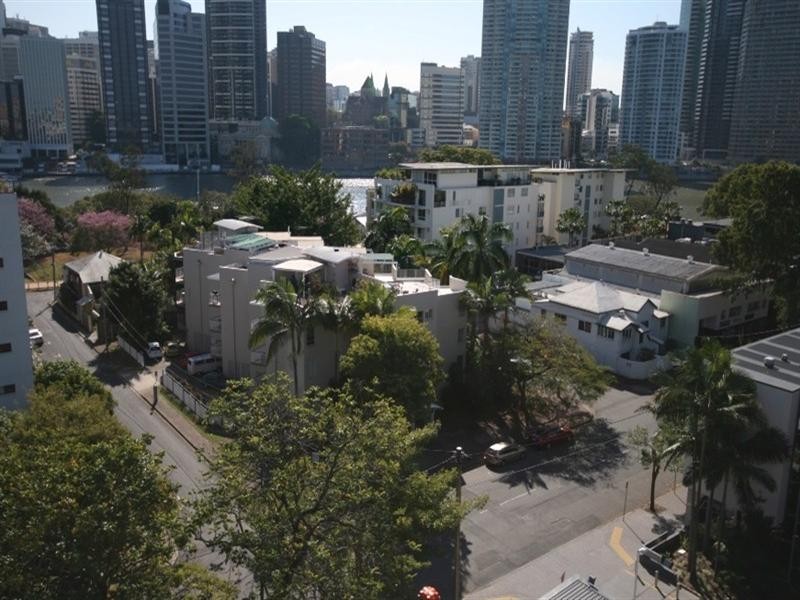 123 Main Street, Kangaroo Point QLD 4169