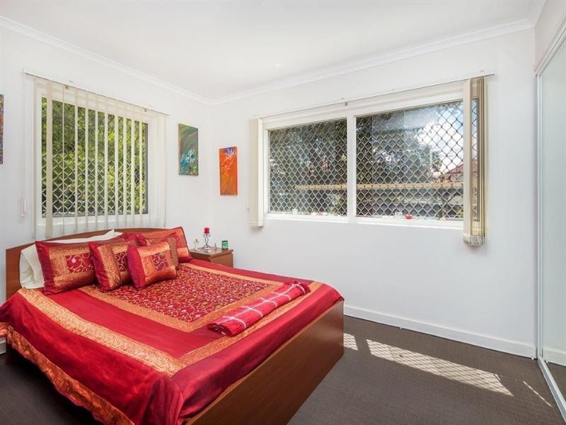 2/49 Lockerbie Street, Kangaroo Point QLD 4169