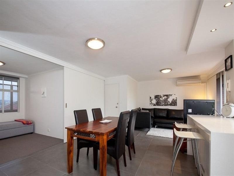 19 Ellis Street, Kangaroo Point QLD 4169