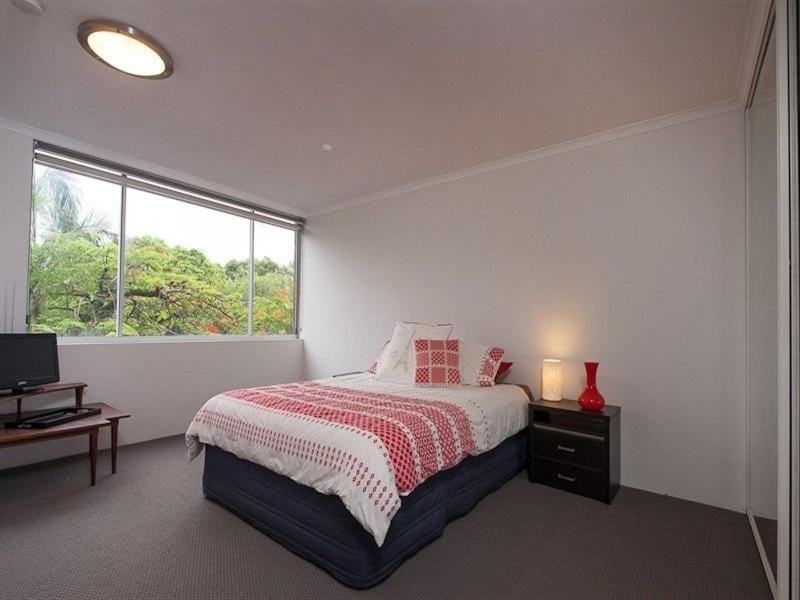 19 Ellis Street, Kangaroo Point QLD 4169