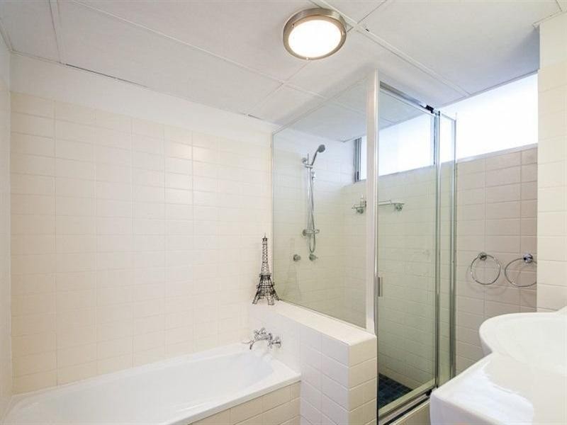 19 Ellis Street, Kangaroo Point QLD 4169