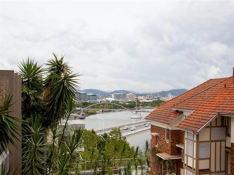 19 Ellis Street, Kangaroo Point QLD 4169