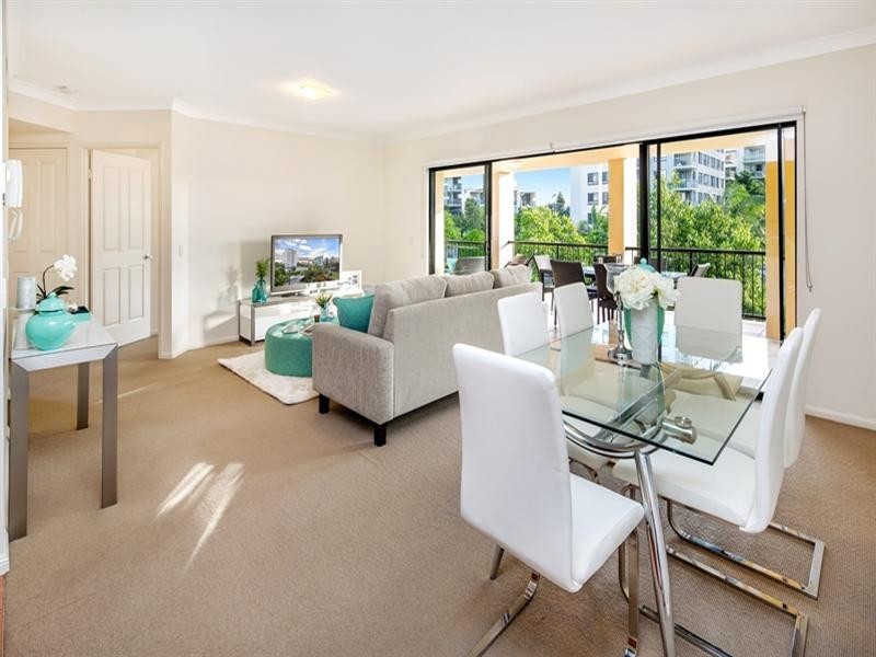 64 Lambert Street, Kangaroo Point QLD 4169