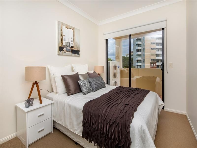 64 Lambert Street, Kangaroo Point QLD 4169