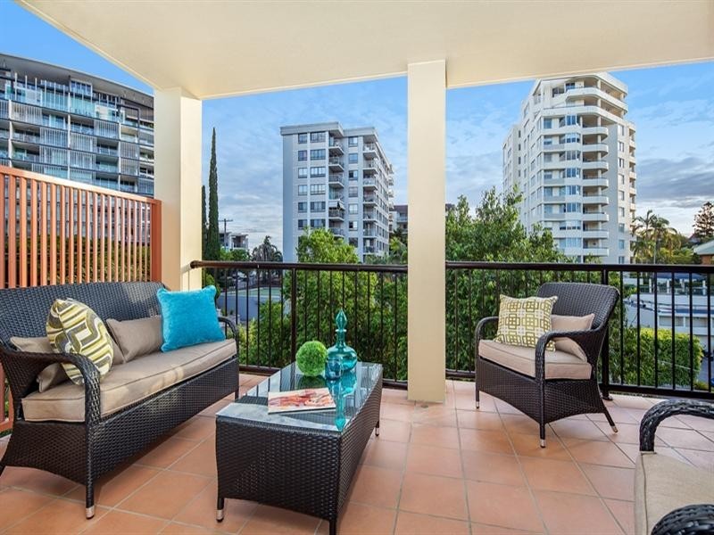 64 Lambert Street, Kangaroo Point QLD 4169