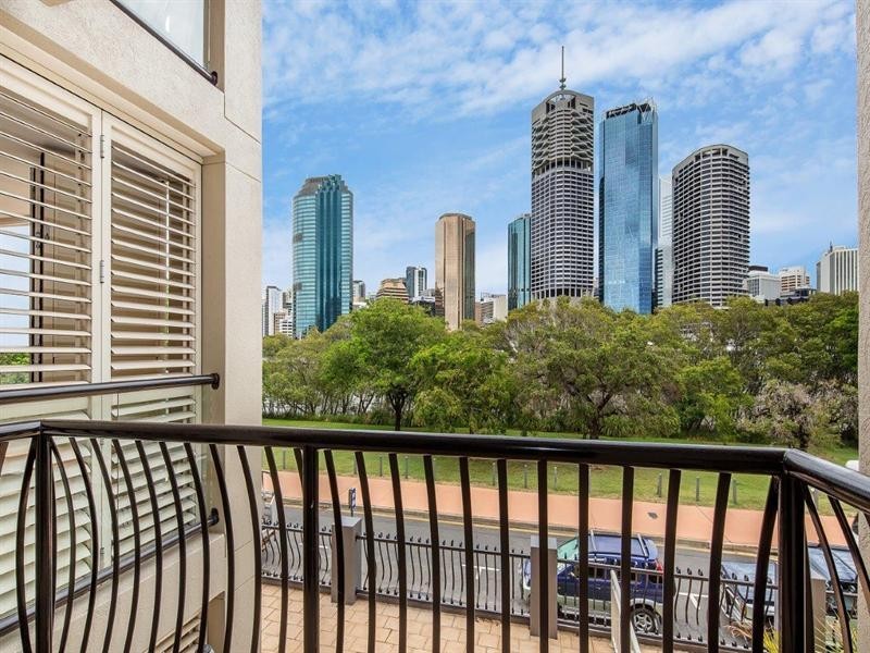 308/36 Macdonald, Kangaroo Point QLD 4169