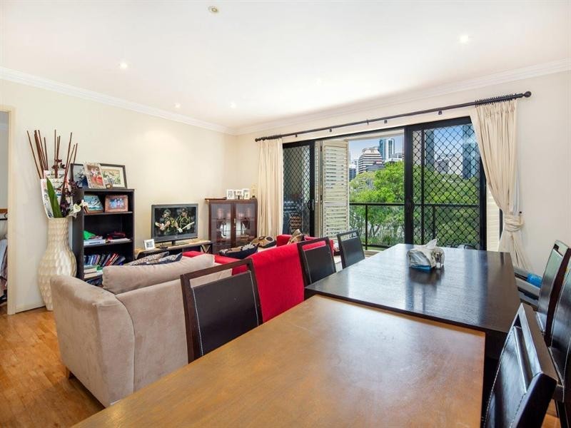 308/36 Macdonald, Kangaroo Point QLD 4169