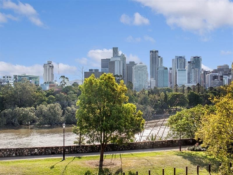 132 River Terrace, Kangaroo Point QLD 4169