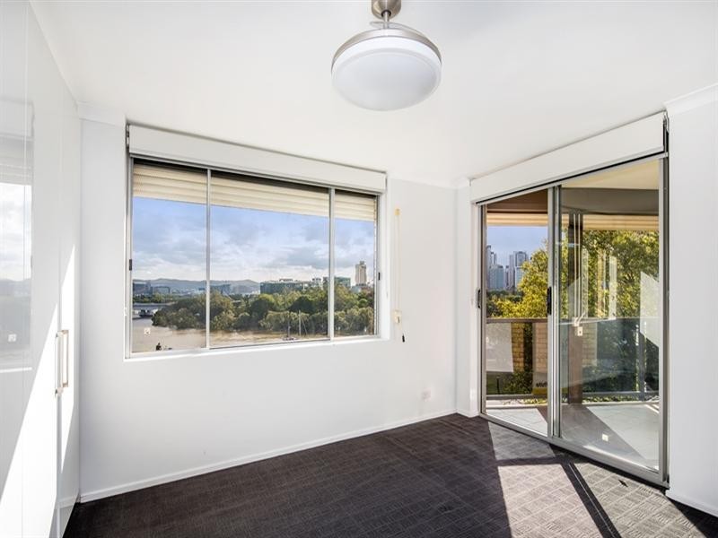 132 River Terrace, Kangaroo Point QLD 4169