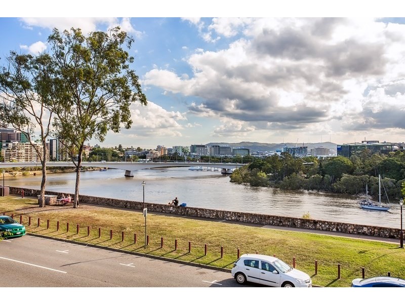 132 River Terrace, Kangaroo Point QLD 4169