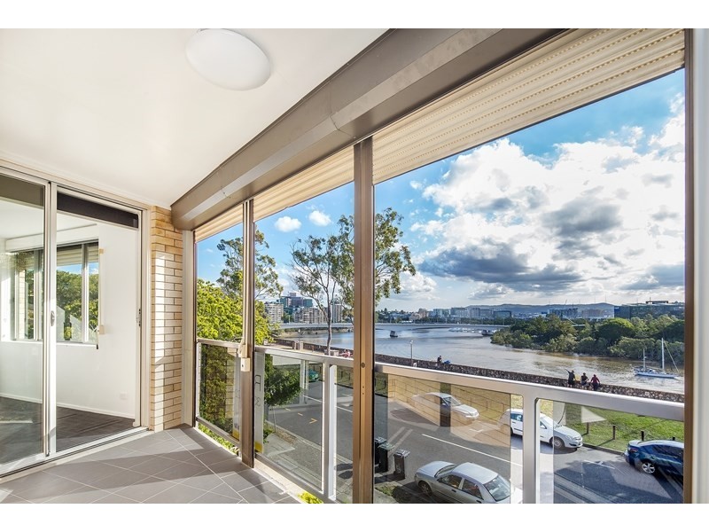 132 River Terrace, Kangaroo Point QLD 4169
