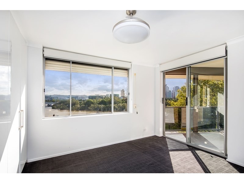 132 River Terrace, Kangaroo Point QLD 4169