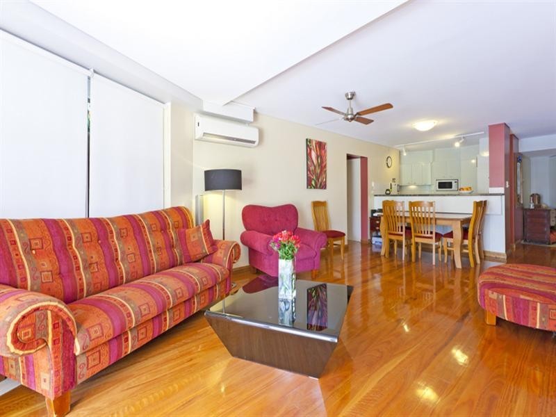 16 Bright Street, Kangaroo Point QLD 4169