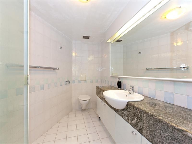 16 Bright Street, Kangaroo Point QLD 4169