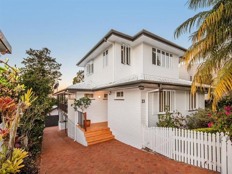 23 Walkers Drive, Balmoral QLD 4171