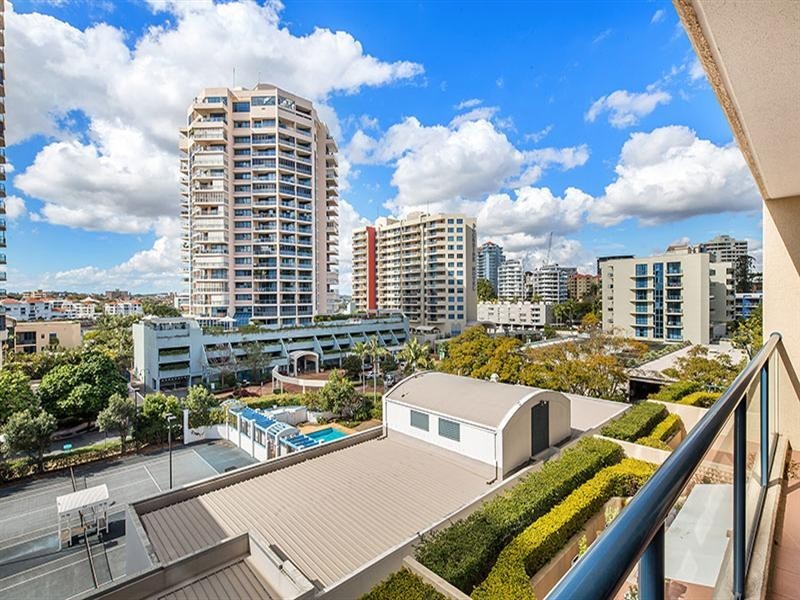 24/29 Darragh Street, Kangaroo Point QLD 4169
