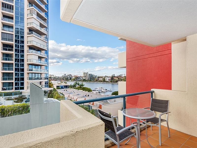 44 Ferry Street, Kangaroo Point QLD 4169