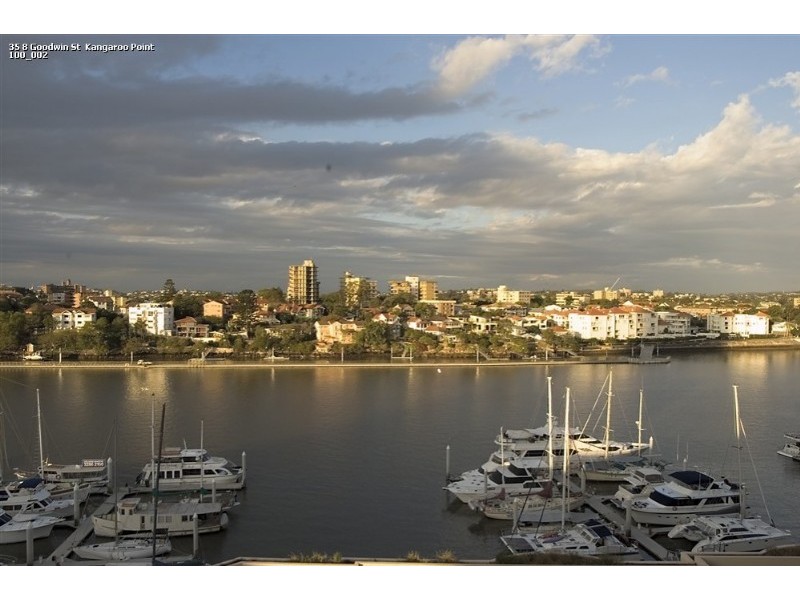 8 Goodwin Street, Kangaroo Point QLD 4169