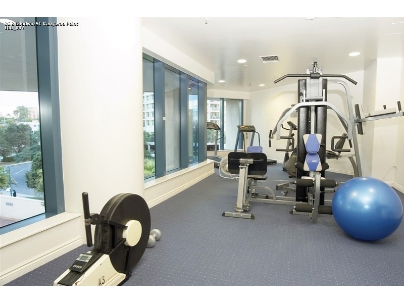 8 Goodwin Street, Kangaroo Point QLD 4169
