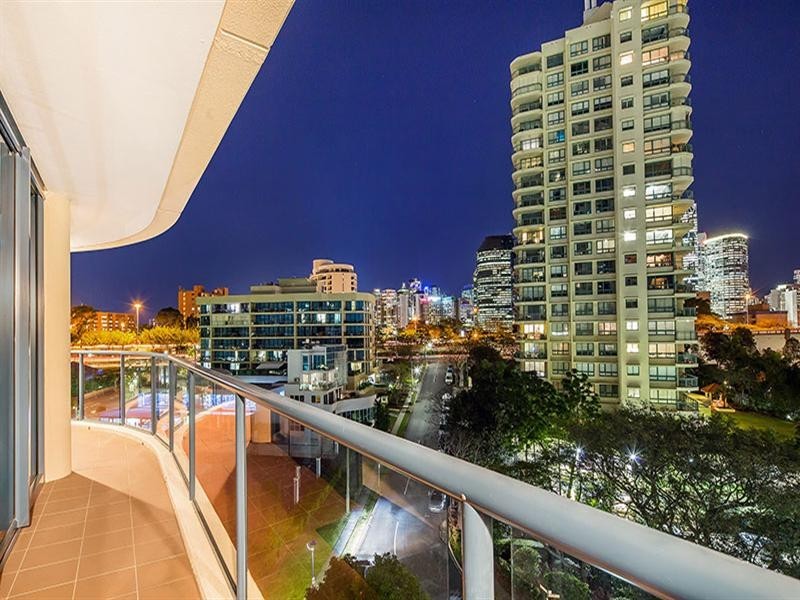 29/2 Goodwin Street, Kangaroo Point QLD 4169