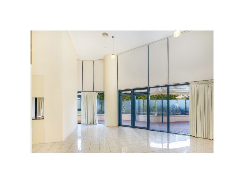 2 Goodwin Street, Kangaroo Point QLD 4169