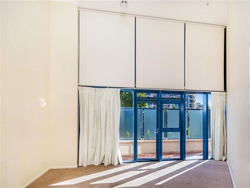 2 Goodwin Street, Kangaroo Point QLD 4169