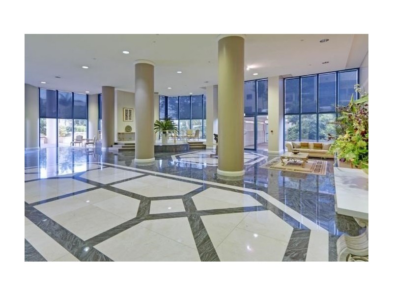 2 Goodwin Street, Kangaroo Point QLD 4169