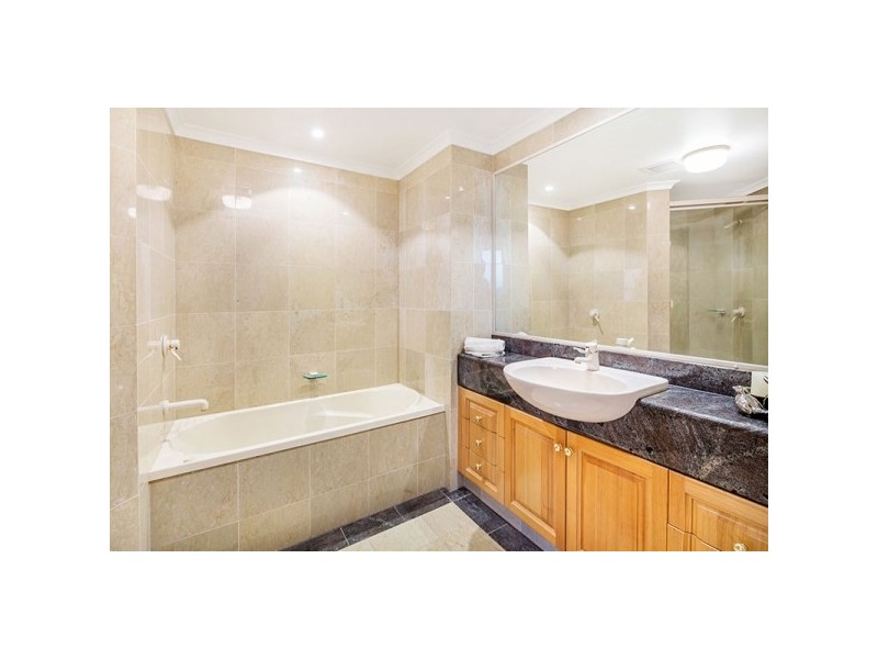 73/8 Goodwin Street, Kangaroo Point QLD 4169