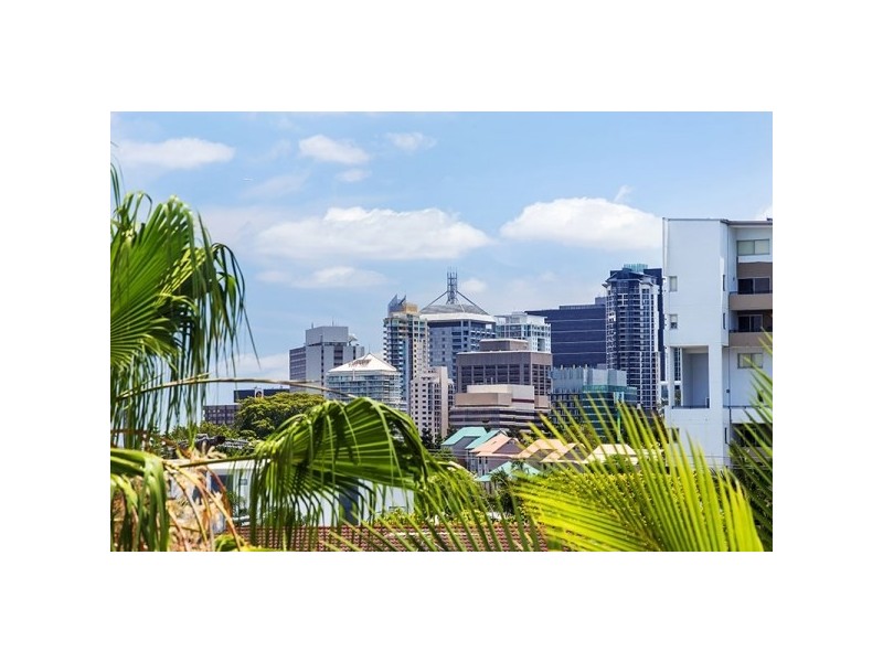 219 Wellington Road, Kangaroo Point QLD 4169