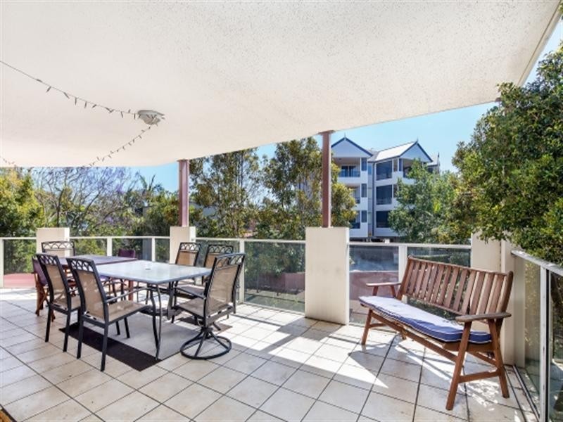 2/275 Shafston Avenue, Kangaroo Point QLD 4169