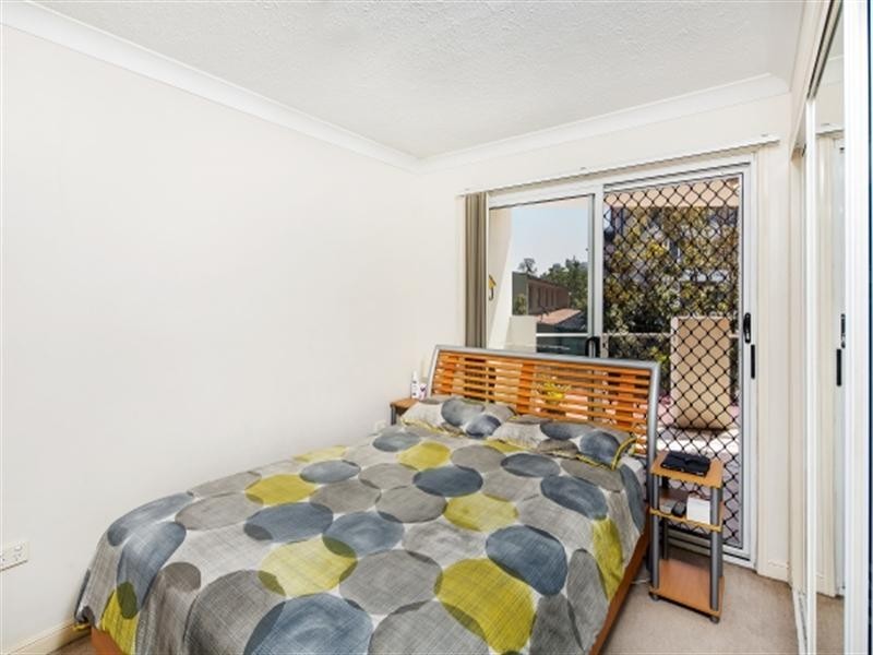 2/275 Shafston Avenue, Kangaroo Point QLD 4169
