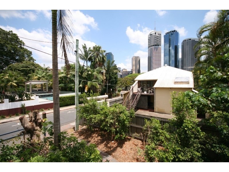 123 Main Street, Kangaroo Point QLD 4169