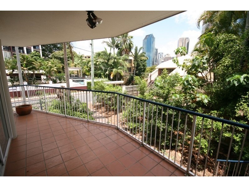 123 Main Street, Kangaroo Point QLD 4169