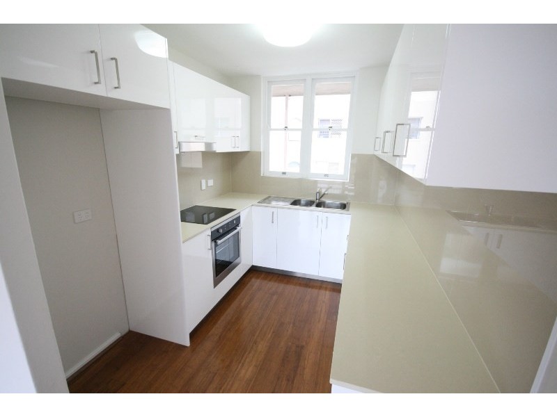 64 Thorn Street, Kangaroo Point QLD 4169