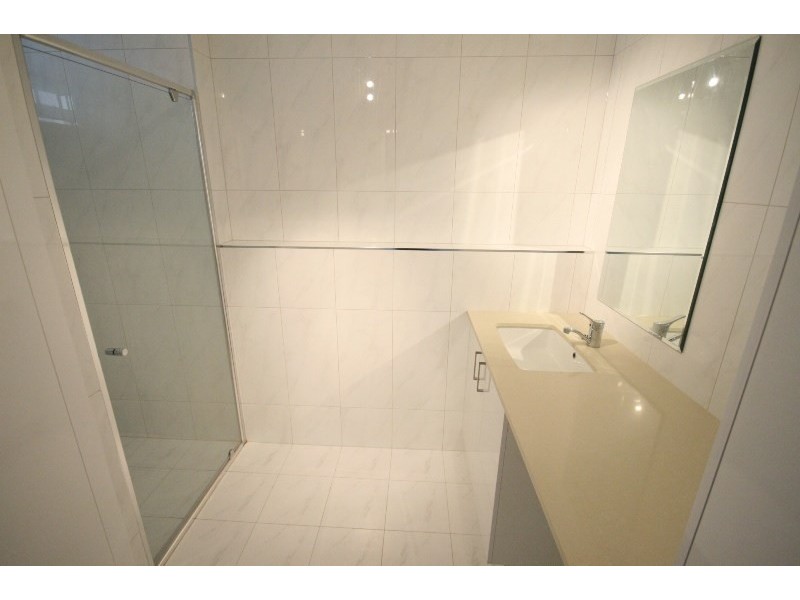 64 Thorn Street, Kangaroo Point QLD 4169