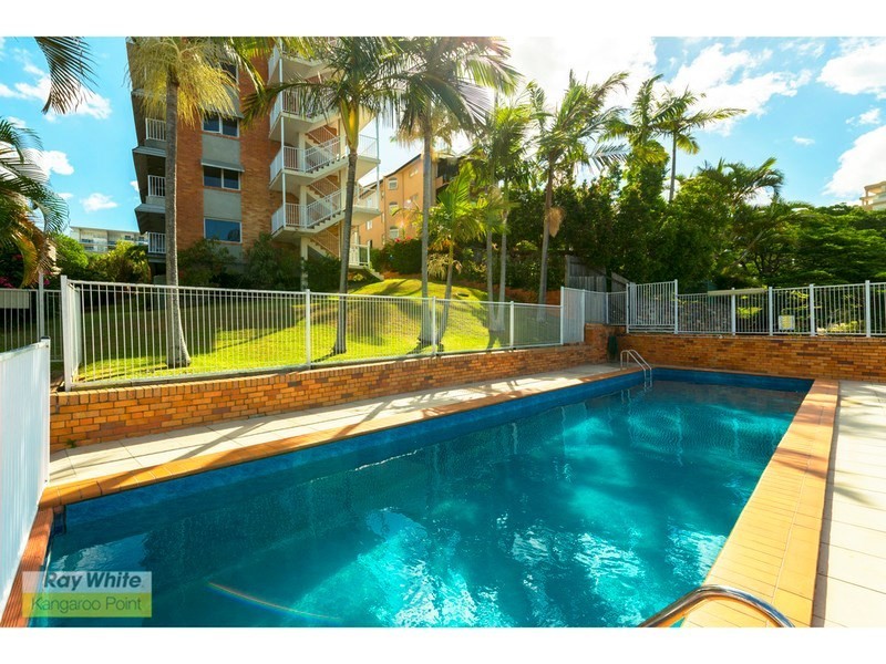 64 Thorn Street, Kangaroo Point QLD 4169