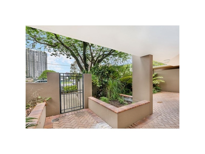 98 Holman Street, Kangaroo Point QLD 4169