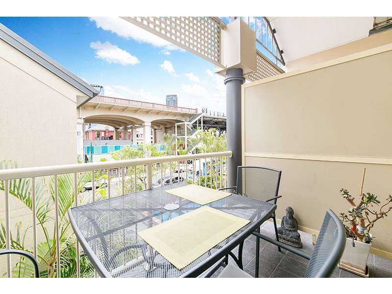 355/85 Deakin Street, Kangaroo Point QLD 4169