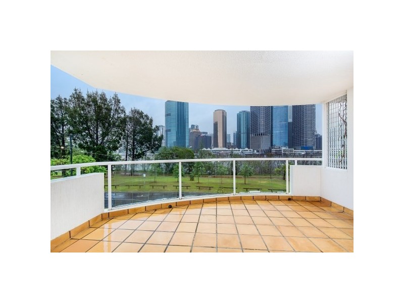 16 Bright Street, Kangaroo Point QLD 4169