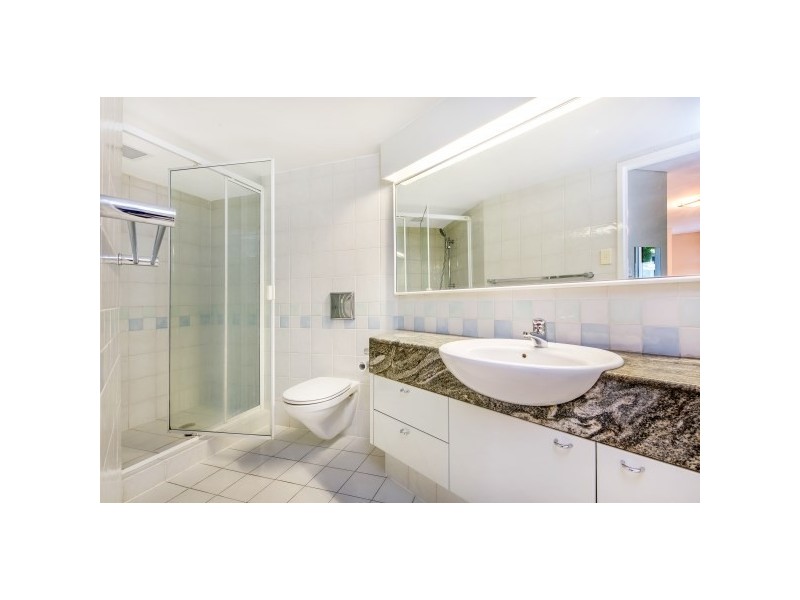 16 Bright Street, Kangaroo Point QLD 4169