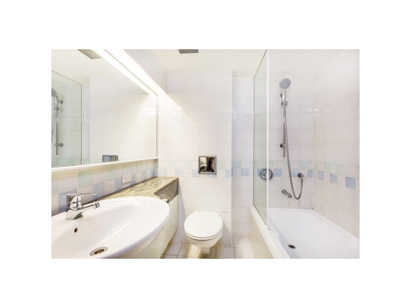 16 Bright Street, Kangaroo Point QLD 4169