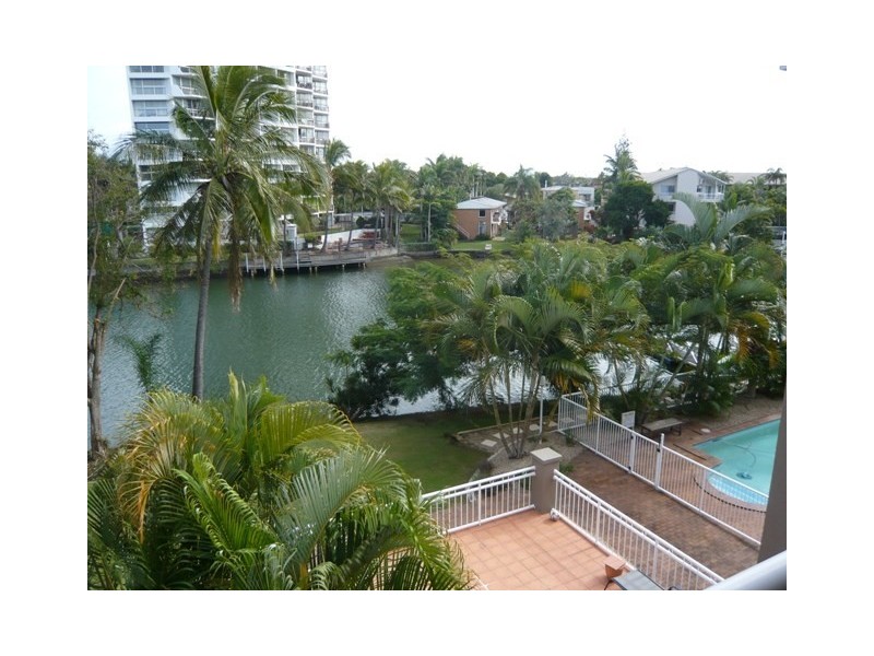 10/16 Paradise Island, Surfers Paradise QLD 4217