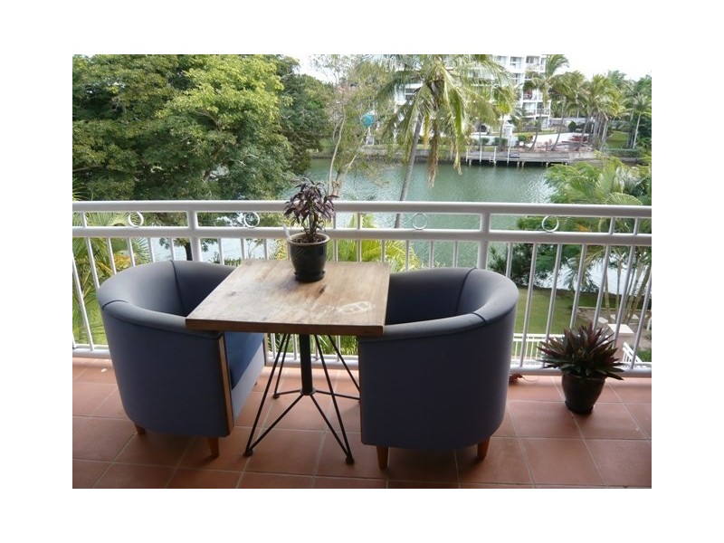 10/16 Paradise Island, Surfers Paradise QLD 4217