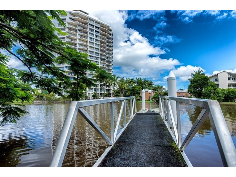 10/16 Paradise Island, Surfers Paradise QLD 4217
